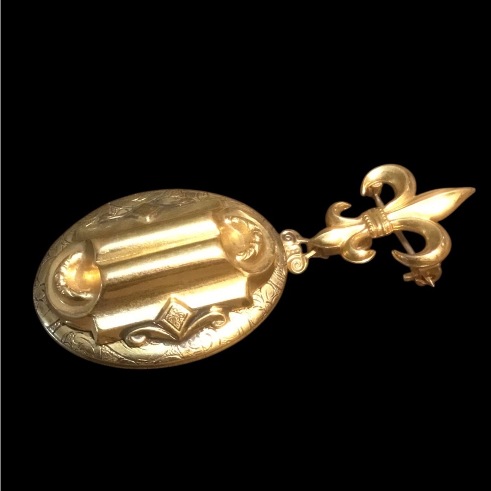Vintage Gold-Tone Fleur-de-Lis Locket Pendant